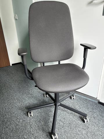 GRATIS Bureaustoel | FREE desk chair