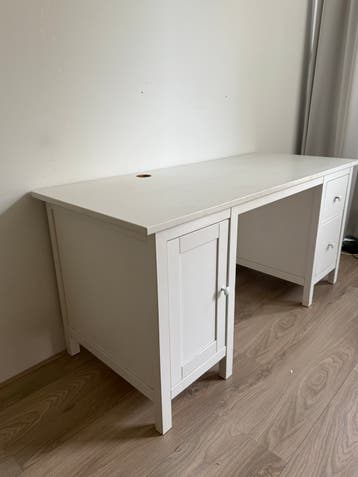 Wit bureau met veel opbergruimte - Gebruikt
