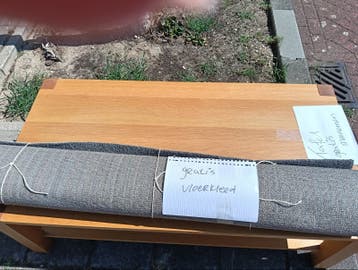 Tafel en vloerkleed