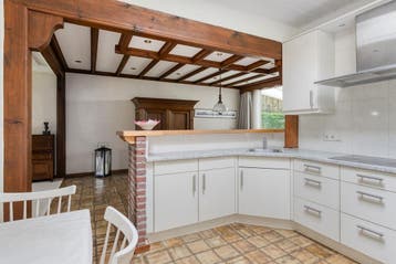 Keuken en badkamer met apparatuur over te nemen