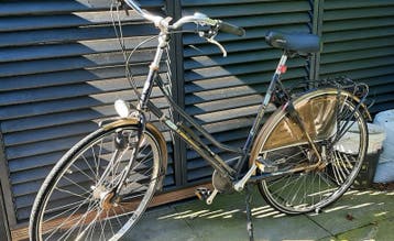 Damesfiets  lichte opknapper..
