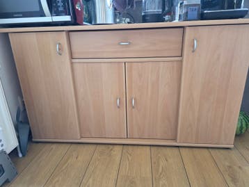 Houten dressoir met lades en deuren