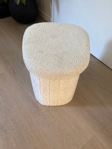 Witte poef met opbergfunctie - Gratis af te halen vandaag!