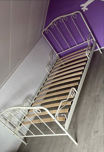 2 x Wit metalen bedframe met lattenbodem
