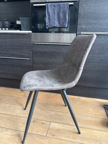 Gratis af te halen - eetkamerstoelen