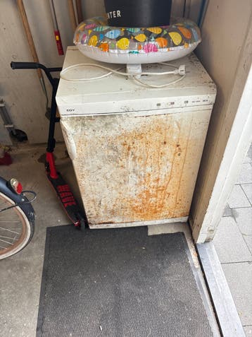 Gratis EDY Vriezer - Gebruikt met roestplekken