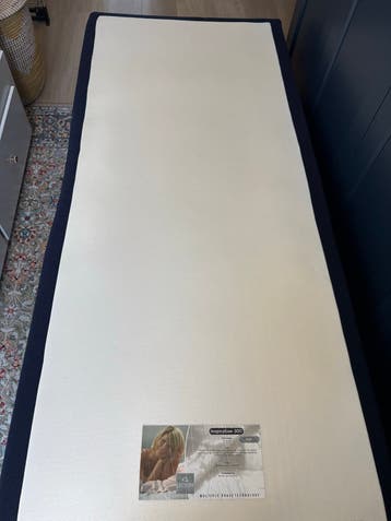 Gratis op te halen! Twee matrassen en topper