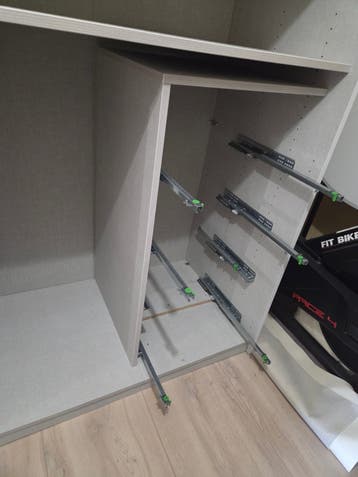 Gratis Kastonderdelen: Ladekast met 4 lades en 3 planken