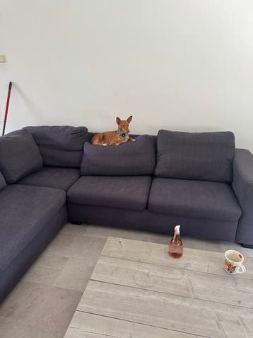Comfortabele donkergrijze hoekbank