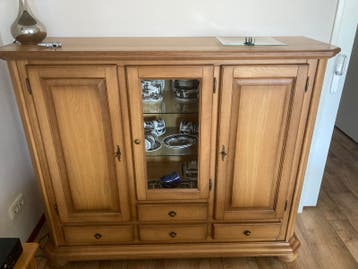 Eikenhouten dressoir met vitrinekast en lades