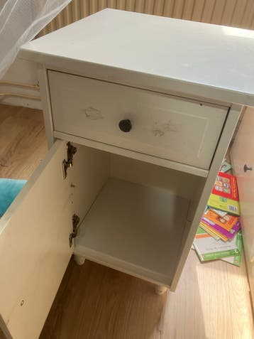 Gratis Hemnes nachtkastjes 1 stuk