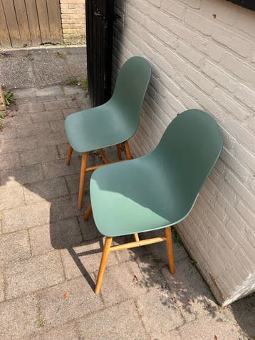 Gratis! Twee stoelen.