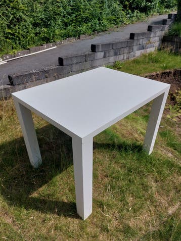 Gratis af te halen: Witte eettafel