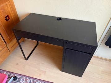 Zwarte bureau