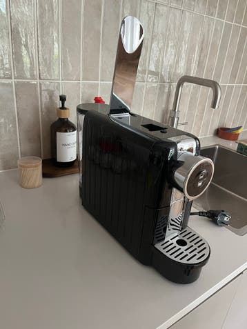 (Defect) Zwarte nespresso koffiemachine