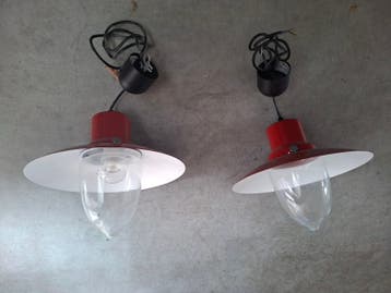 Twee hanglampen