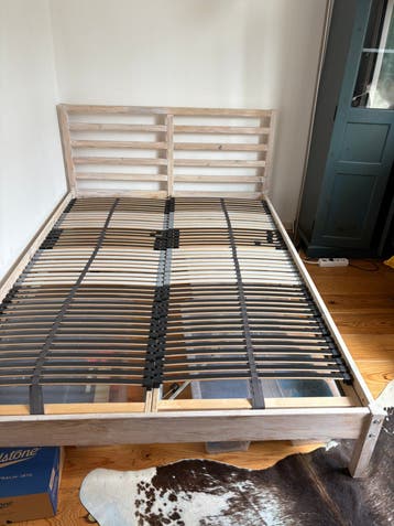 Houten bed 140 x 200 incl. matras - moet vandaag weg!