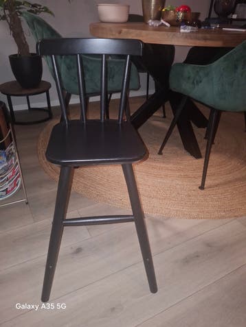 Zwarte houten stoel - Klassiek en stijlvol