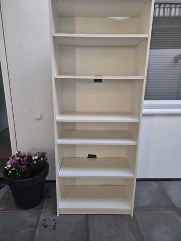 Billy  kast  201 hoog 37 diep gratis  ophalen
