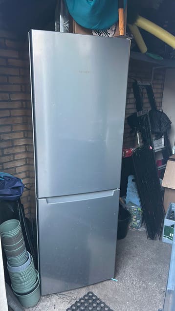 Kapotte koel/vriescombinatie Siemens. Oud ijzer?..