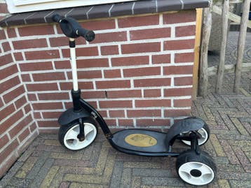 Gebruikte step voor kinderen - Zwart met witte wielen