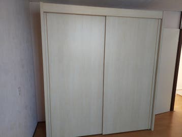 2 kledingkasten met schuifdeuren en spiegel - gratis ophalen