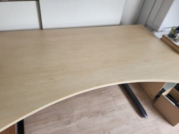 Gratis bureau met bureaustoel