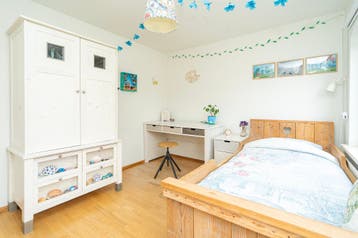 Gratis handgemaakt steigerhouten eenpersoonsbed met matras