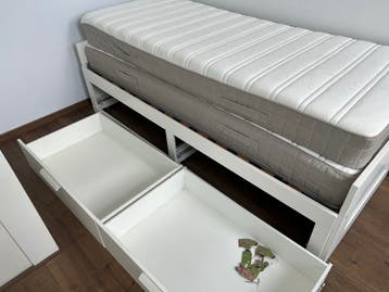 Bed en matras gratis af te halen
