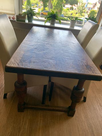 GRATIS!! Zware eiken eettafel(1.60) met 3 stoelen