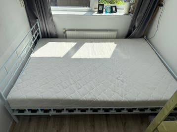 Gratis af te halen Twijfelaar 140x200 met nagenoeg matras