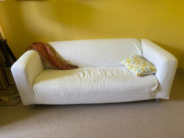 Witte 2-zitsbank met afneembare hoes Ikea Klippan