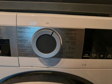 Bosch Wasmachine 9 kg - Lekt af en toe bij volle trommel