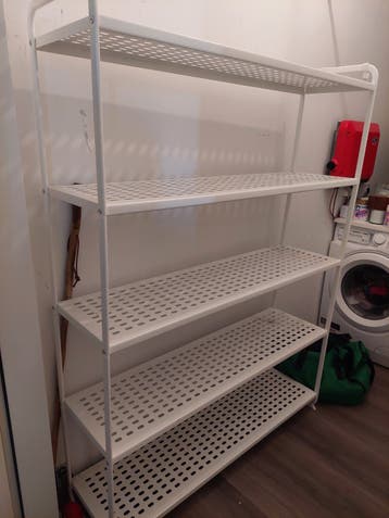 Gratis af te halen: Wit metalen rek met 5 planken