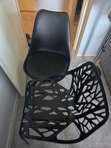 Gratis eetstoelen!