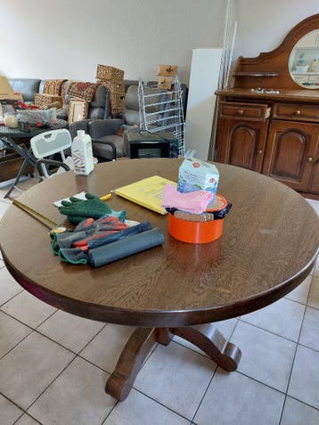 Eettafel en 4 stoelen