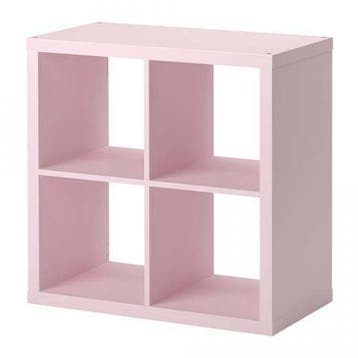 Lichtroze KALLAX kast van IKEA met 4 vakken (2x2).