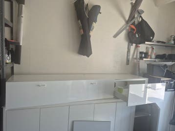 Witte stevige tv dressoir met 3 lades (gratis af te halen)
