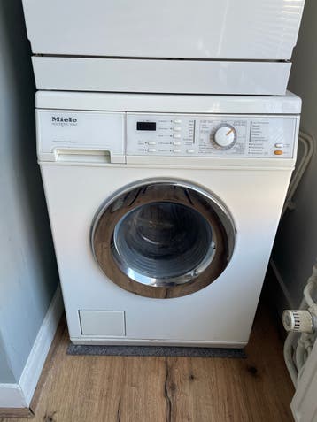 GRATIS - Miele Novotronic W 363 Wasmachine - Defect