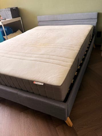Gratis afhalen 140x200 bed incl matras