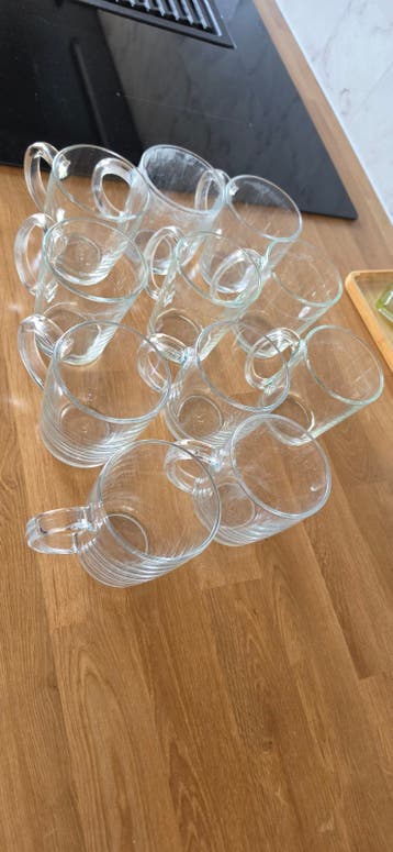11 glazen kopjes met oor