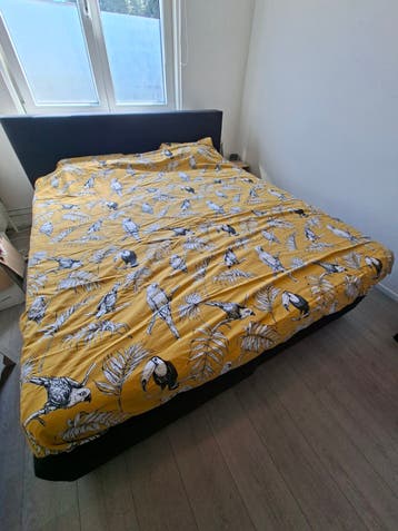 Gratis Karlsson boxspring 180x200 met 2 losse matrassen