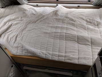 Comfortabel bed in caravan/camper