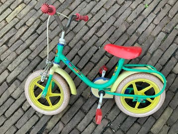 Loeki kinderfiets 12 inch met massieve bandjes