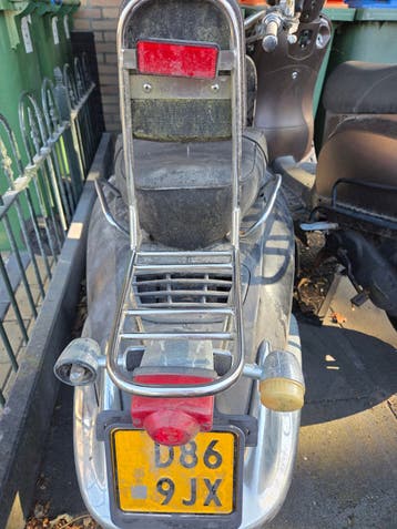 Gratis ZNEN Scooter uit 2009 - Defect, voor onderdelen