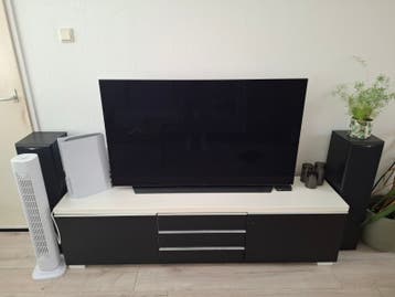 Gratis af te halen: IKEA TV-kast (180x50x40 cm) – Wit met zw