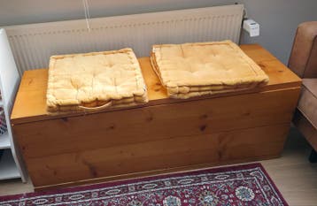 2x Gelakte Eikenhouten Opbergkist met Kussens (120x45x45cm)