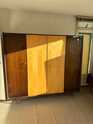 Vintage slaapkamerset: Kast, dressoir met spiegel, bedmeubel