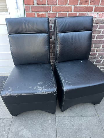 2x Zwarte eetkamerstoelen - Gebruikt gratis ophalen