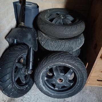 Scooter banden met velg